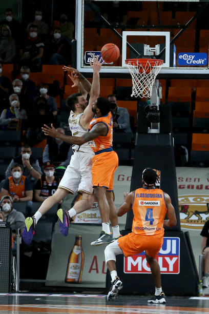 两队在比赛 两队在比赛