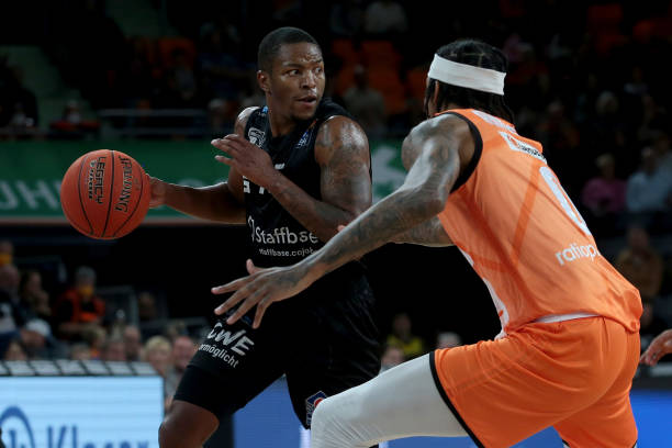 他轻松击破 他轻松击破