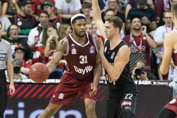 下实现逆转 下实现逆转