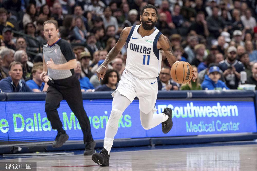 的防守捉襟 的防守捉襟