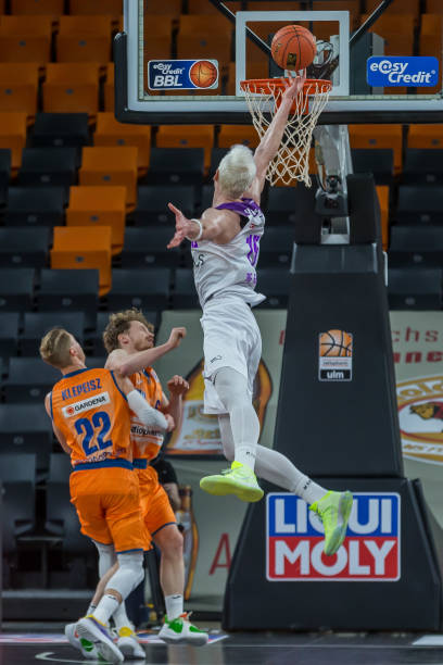 加强了他们 加强了他们