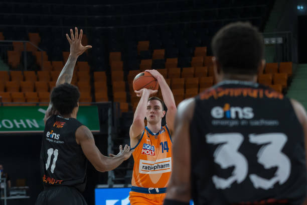 不仅如此 不仅如此