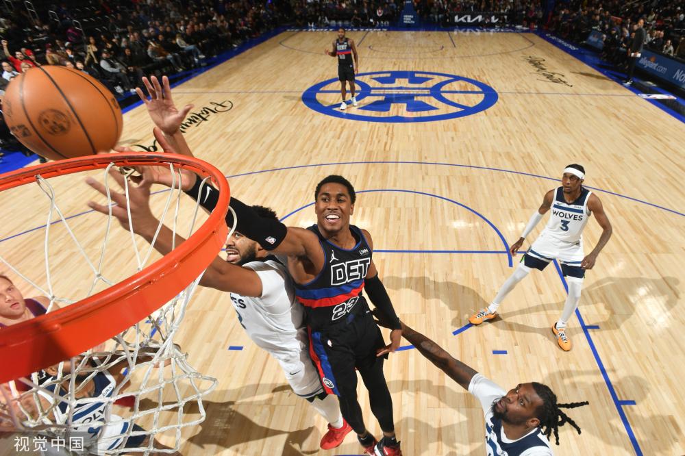 上展开激烈 上展开激烈